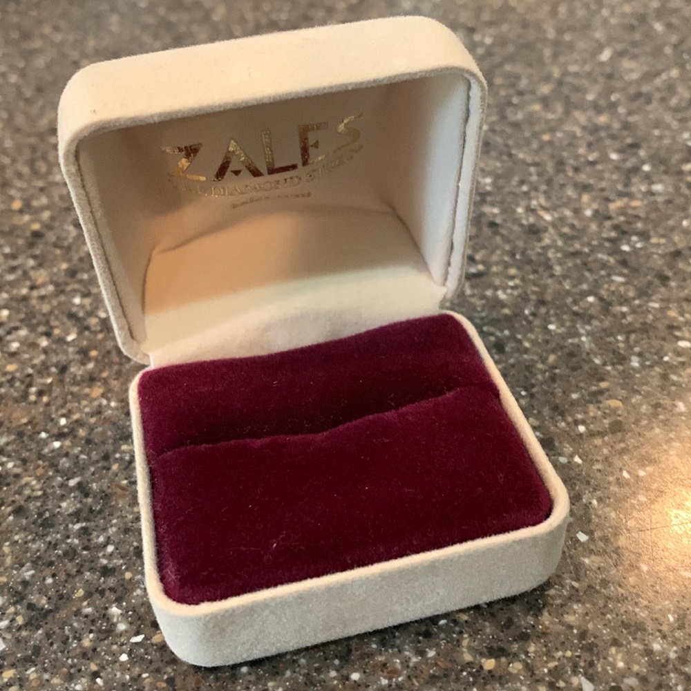 Zales Ring Box